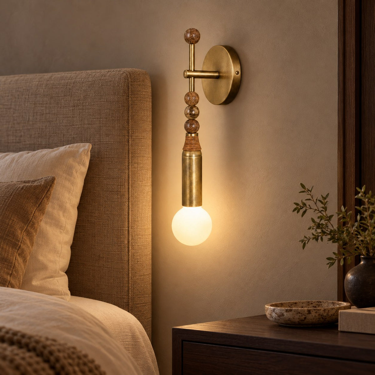 Modern Wall Lamp Wall Mounted Metal Frame Adjustable LED Lighting Fixture