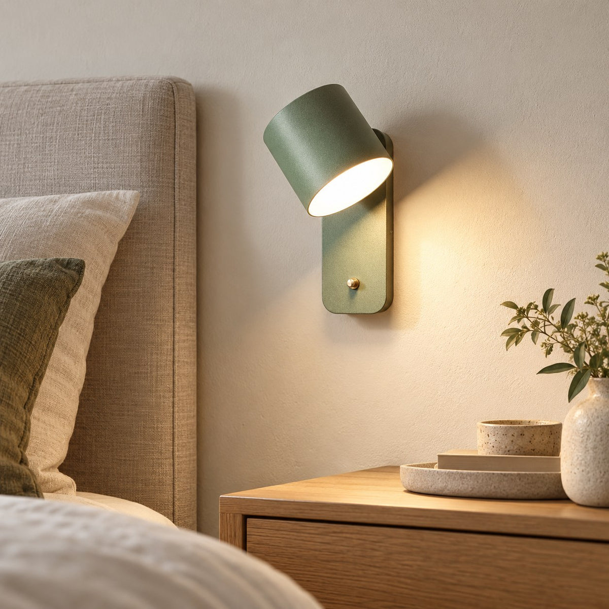 Modern Wall Light Wall Mounted Metal Rotatable Sconce Light for Adjustable Directional Illumination