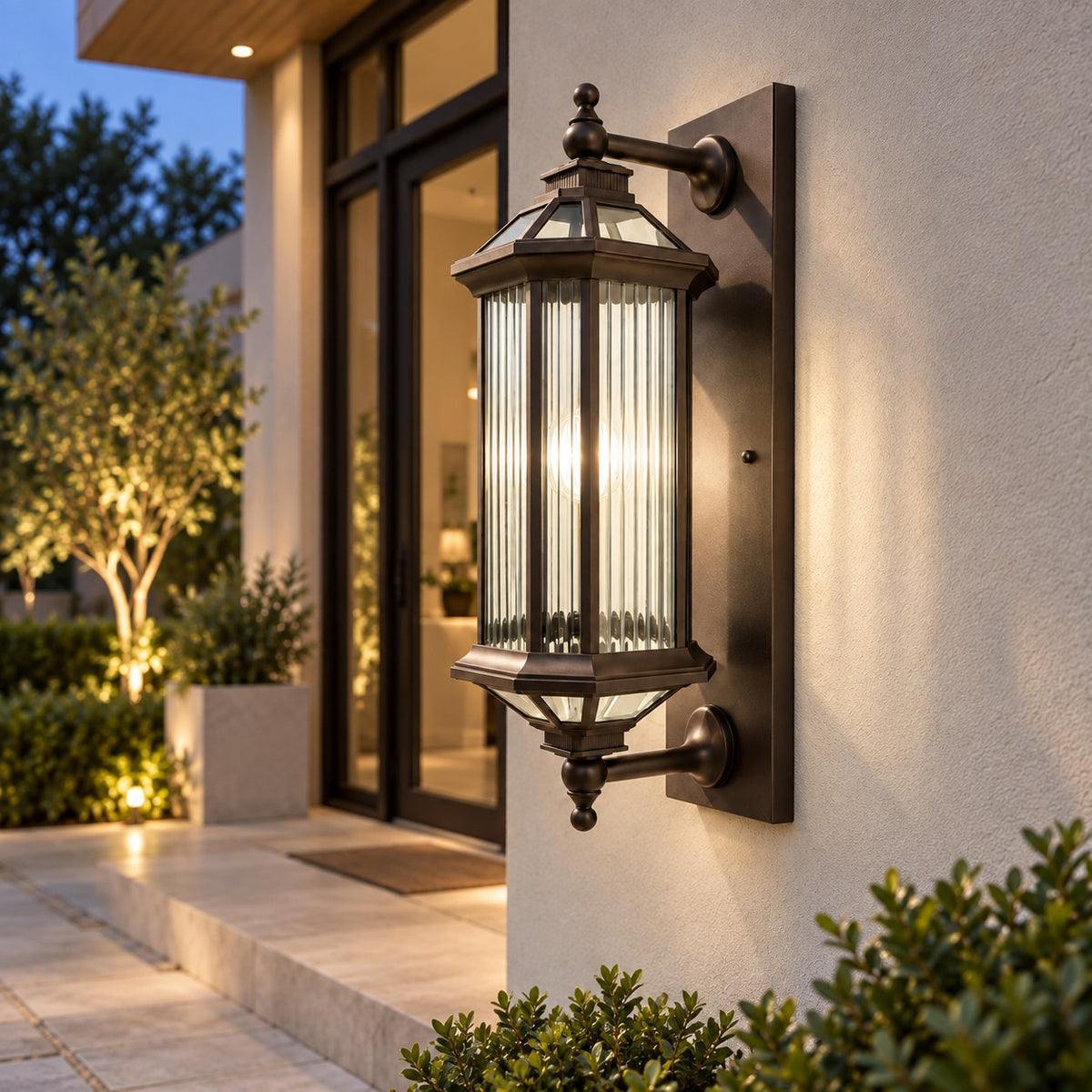 Traditional IP65 Outdoor Wall Light with Clear Glass & Bronze Gold Die-Cast Aluminium Frame