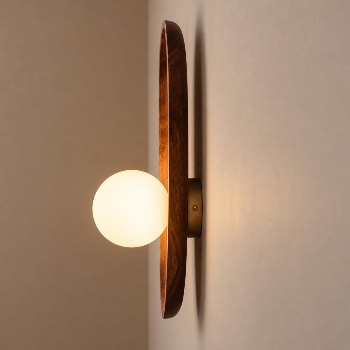 Modern Wall Light Wall Mounted Metal Adjustable LED Fixture for Indoor Illumination