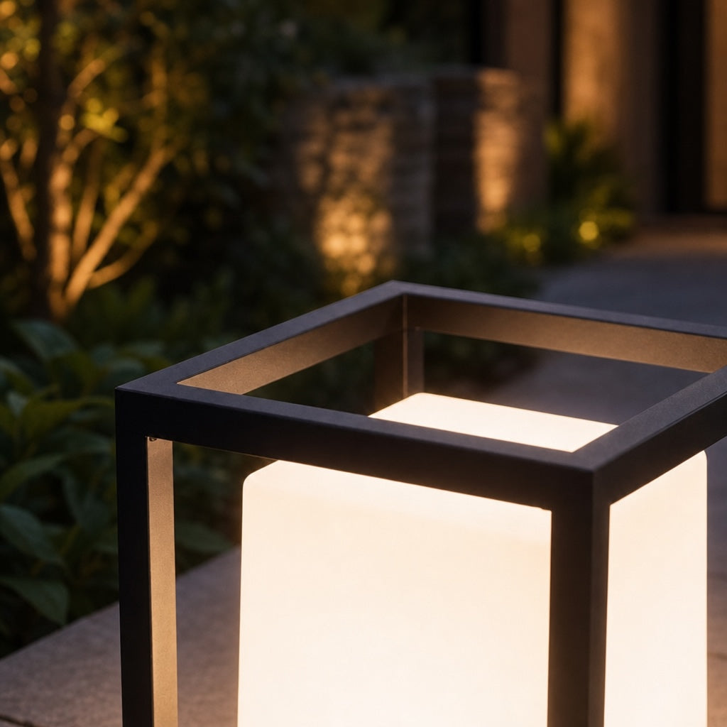 Modern Solar Garden Light Aluminum Dual Power Waterproof Outdoor LED Fixture