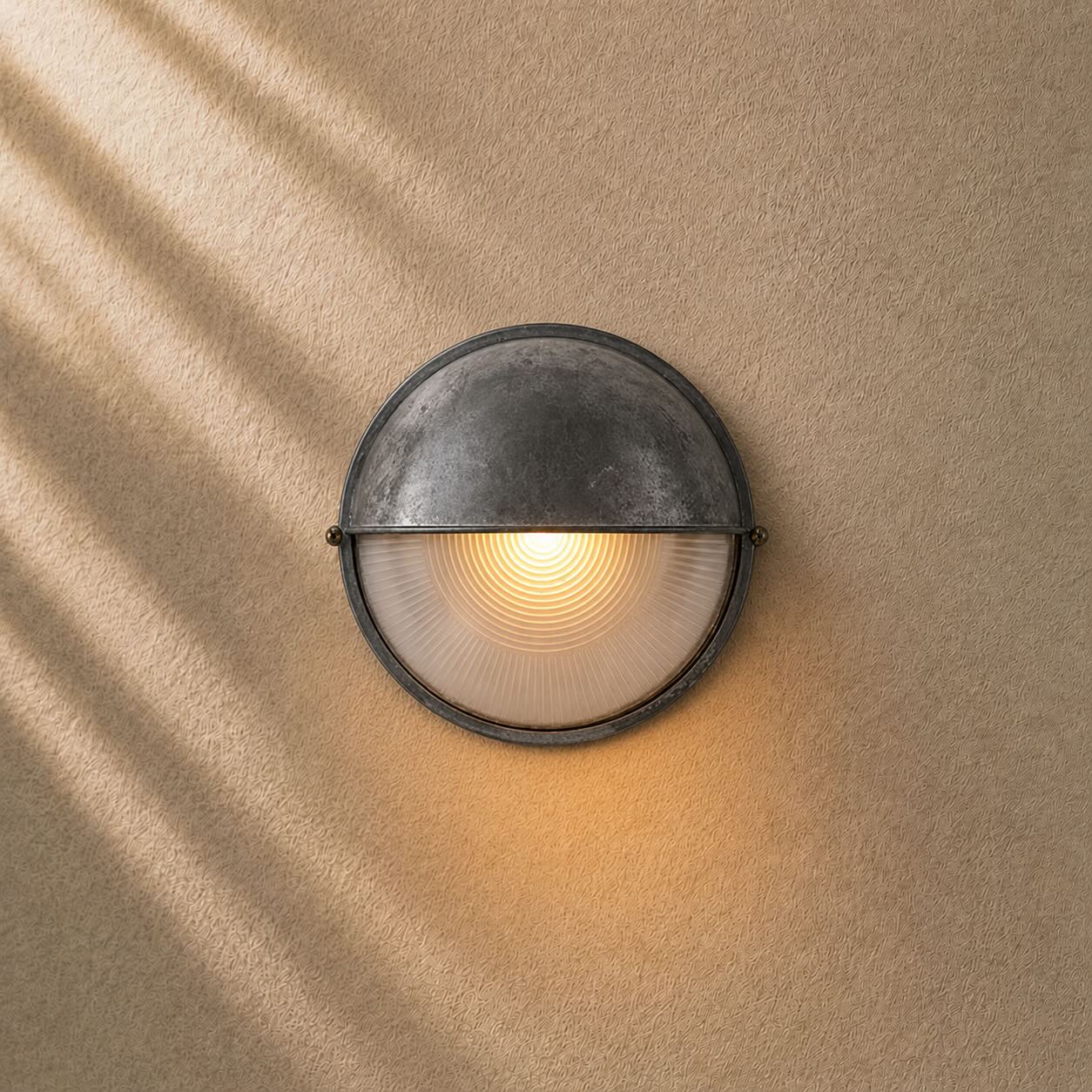 Industrial Outdoor Wall Lamp Weatherproof Metal Glass Shade LED Lighting Fixture