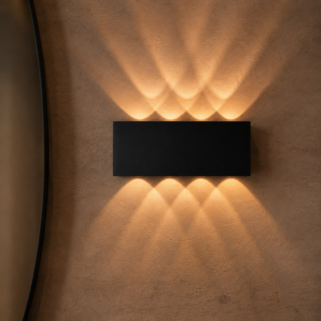 Modern Waterproof Outdoor Wall Light Aluminum Up-and-Down LED Sconce for Indoor and Outdoor Use