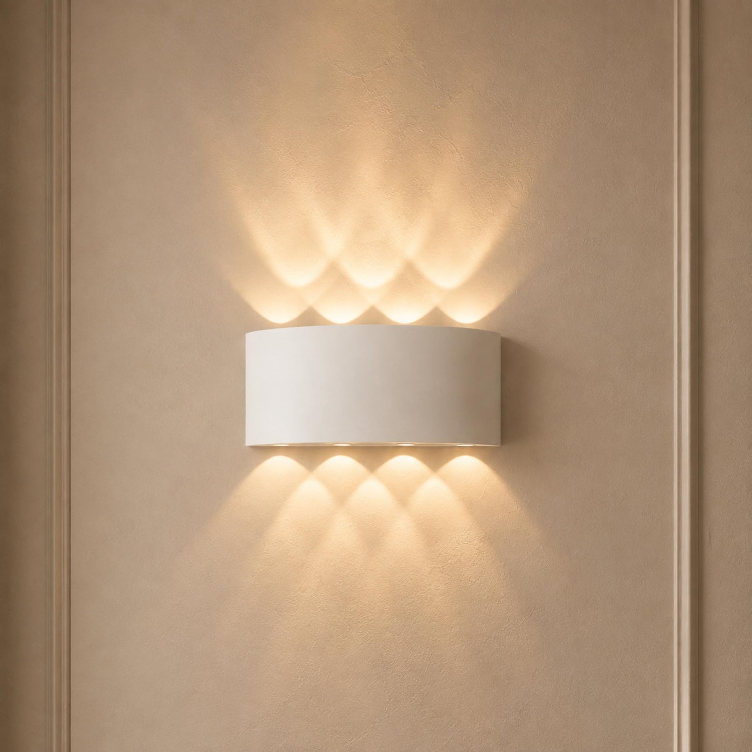 Modern Waterproof Outdoor Wall Light Aluminum Up-and-Down LED Sconce for Indoor and Outdoor Use