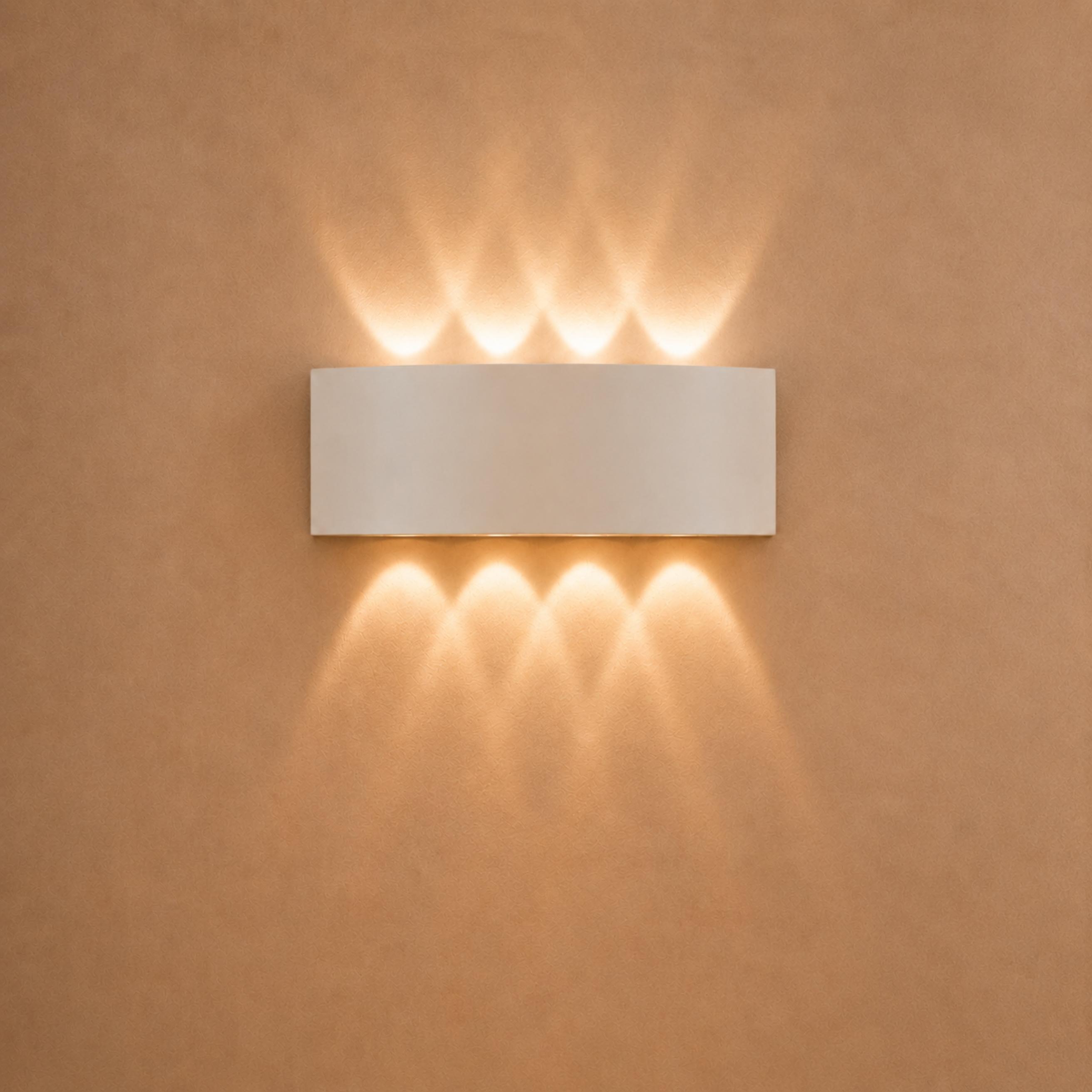 Modern Waterproof Outdoor Wall Light Aluminum Up-and-Down LED Sconce for Indoor and Outdoor Use