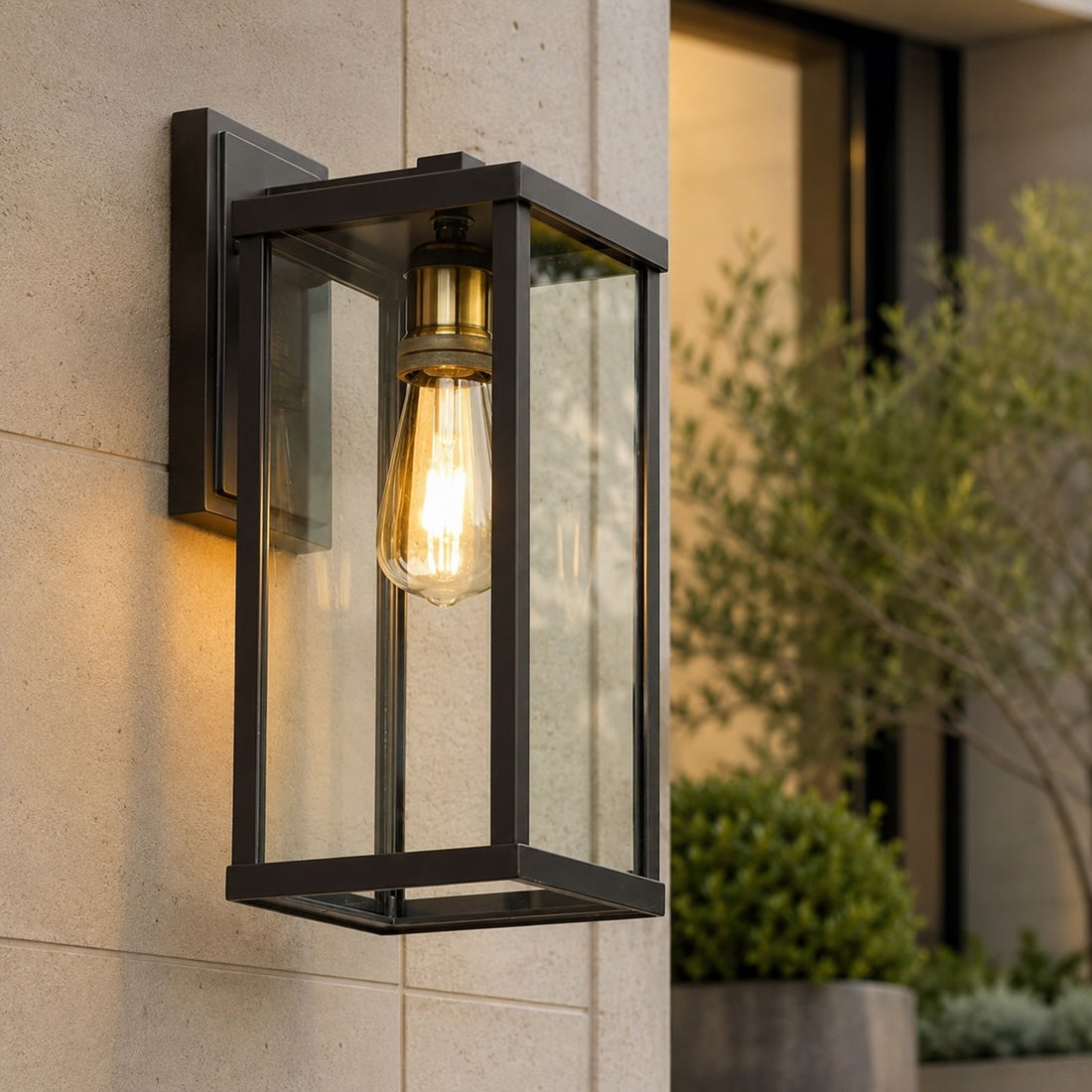 Retro Outdoor Wall Light Aluminum Waterproof Wall Mounted Glass LED Compatible Sconce 60W