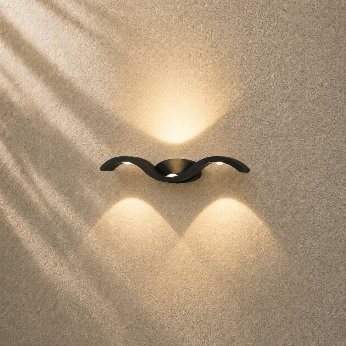 Modern Waterproof Outdoor Wall Light Fixture Alloy LED Adjustable for Enhanced Illumination
