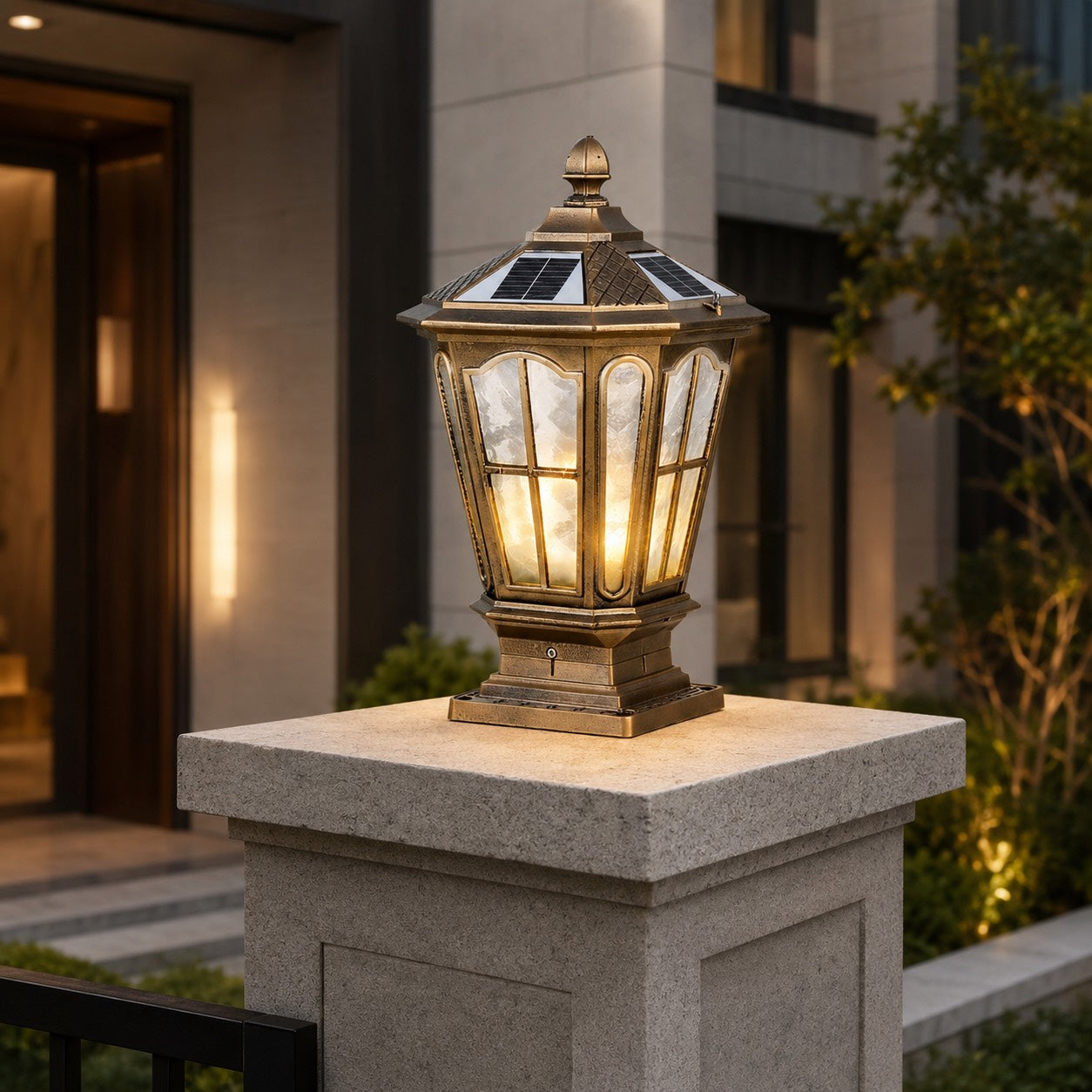 Solar Outdoor Pillar Light Fixture Modern Die-Cast Aluminum LED with Glass Shade IP65 Waterproof