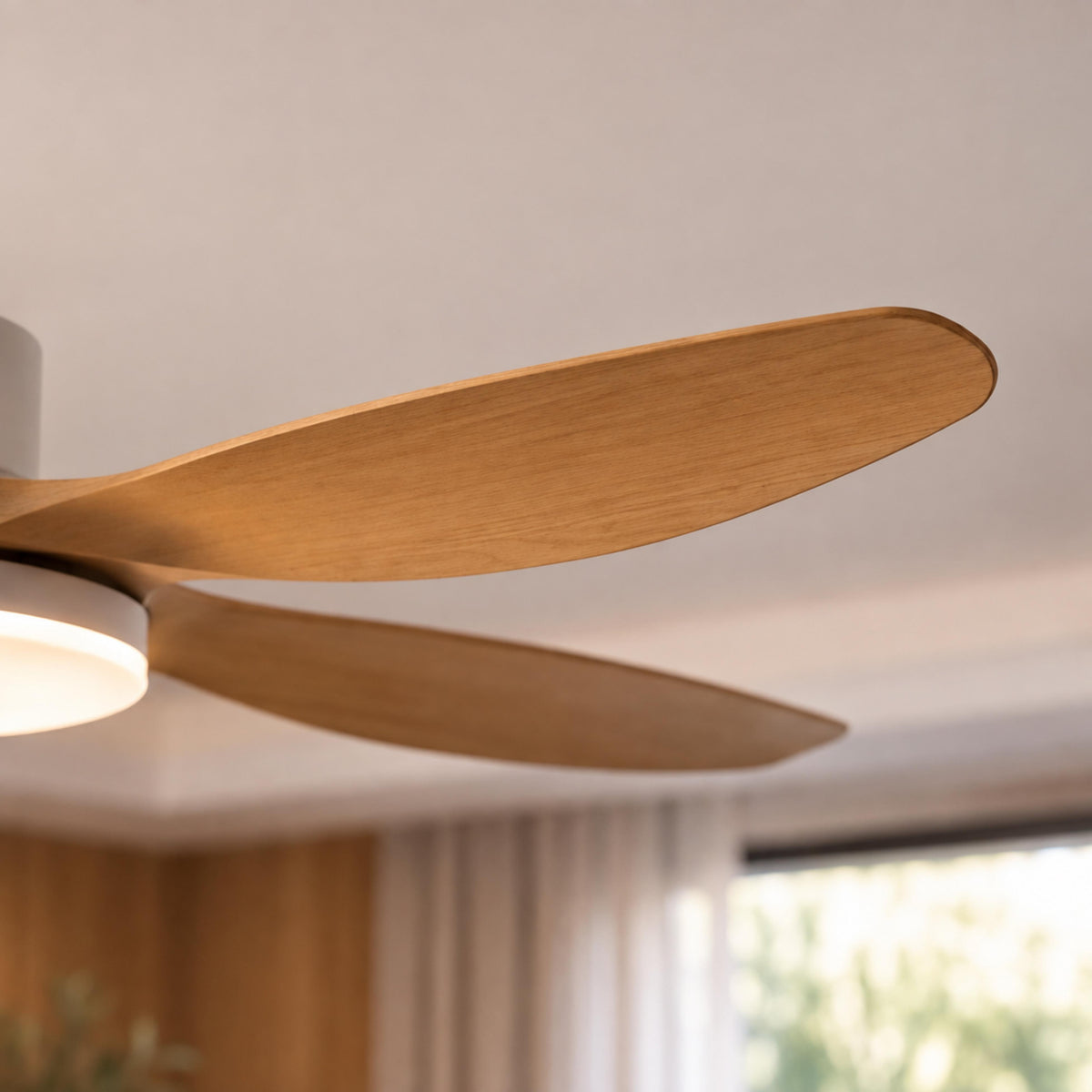 Modern Flush Mount Ceiling Fan with Lights 5-Blade Metal Adjustable LED Remote Control 48/52 Inch