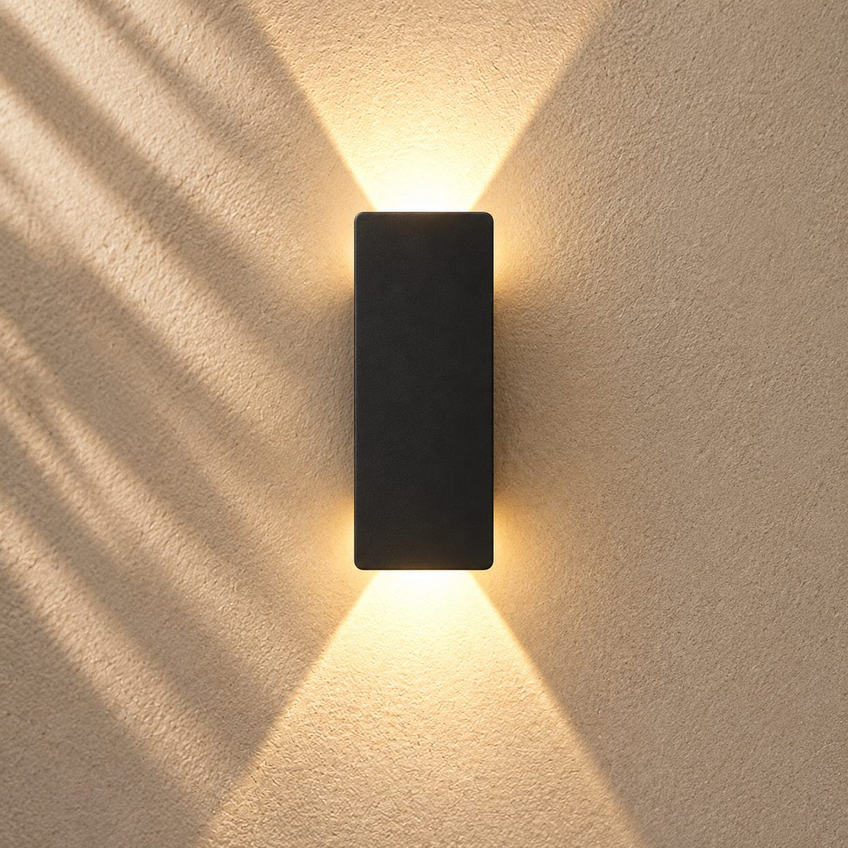 Modern Outdoor Wall Light Wall Mounted Aluminum 18W LED IP65 Weather Resistant for Gardens