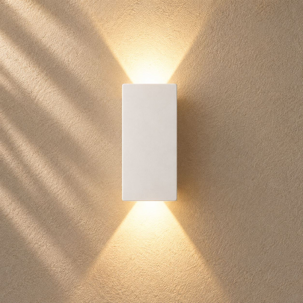 Modern Outdoor Wall Light Wall Mounted Aluminum 18W LED IP65 Weather Resistant for Gardens