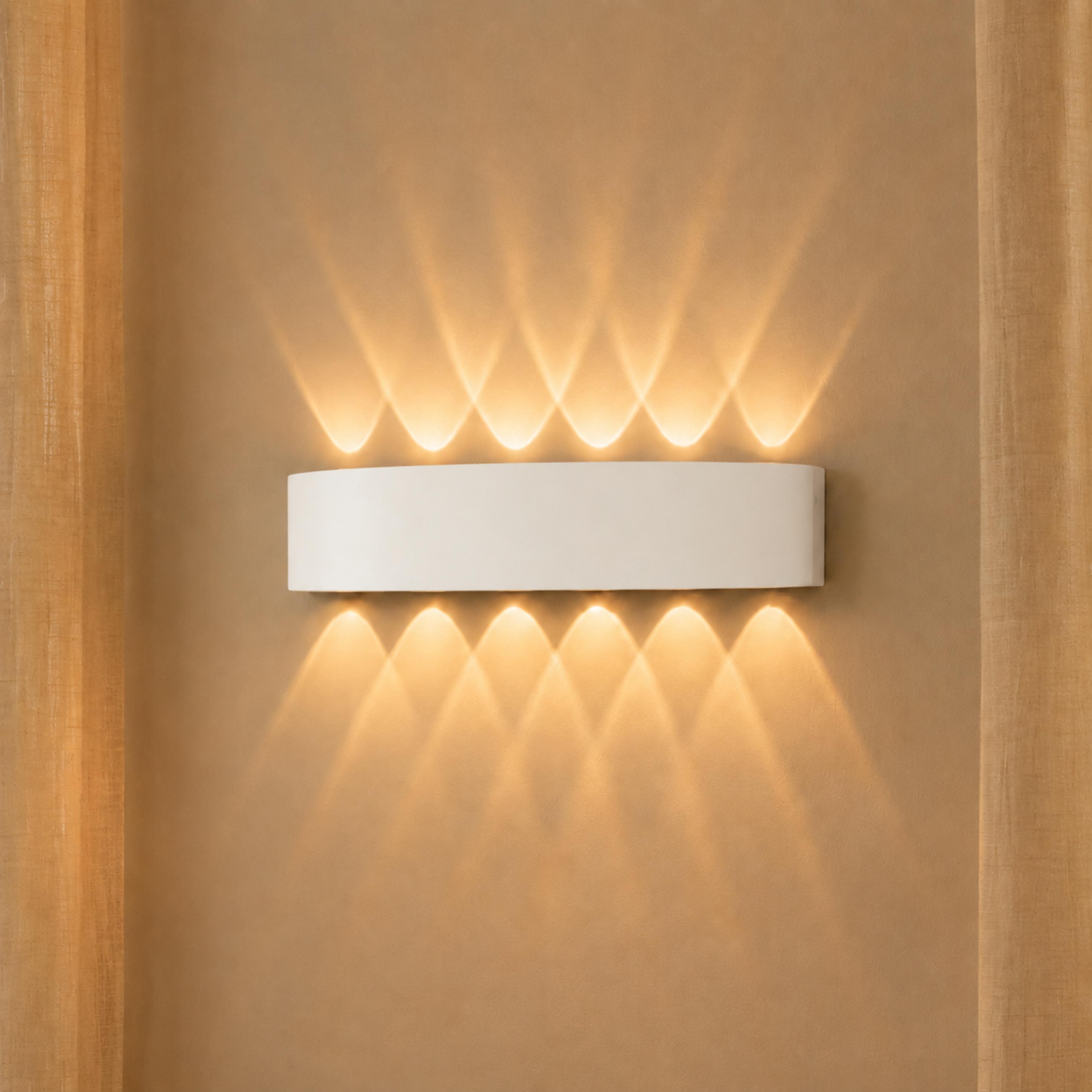 Modern Waterproof Outdoor Wall Light Aluminum Up-and-Down LED Sconce for Indoor and Outdoor Use
