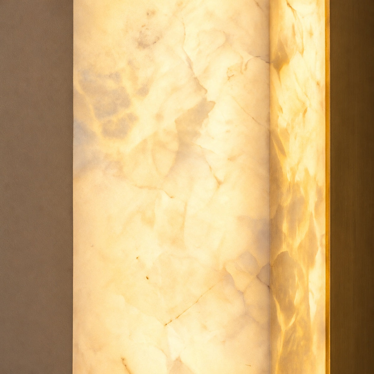 Modern Wall Light Wall Mounted Alabaster Glass LED Indoor Fixture for Elegant Illumination