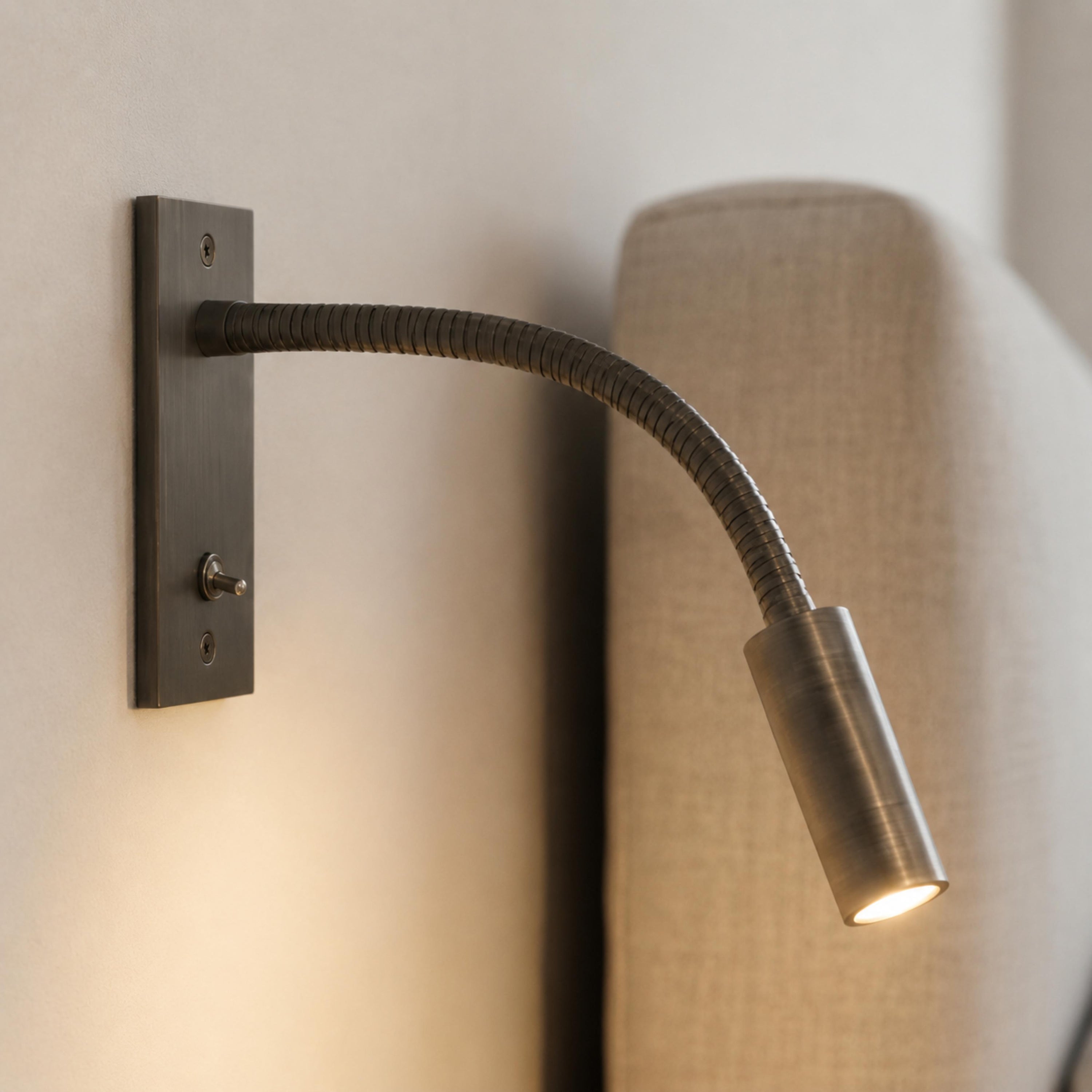 Industrial Wall Light Adjustable Gooseneck Aluminum Integrated LED 3000K Task Illumination