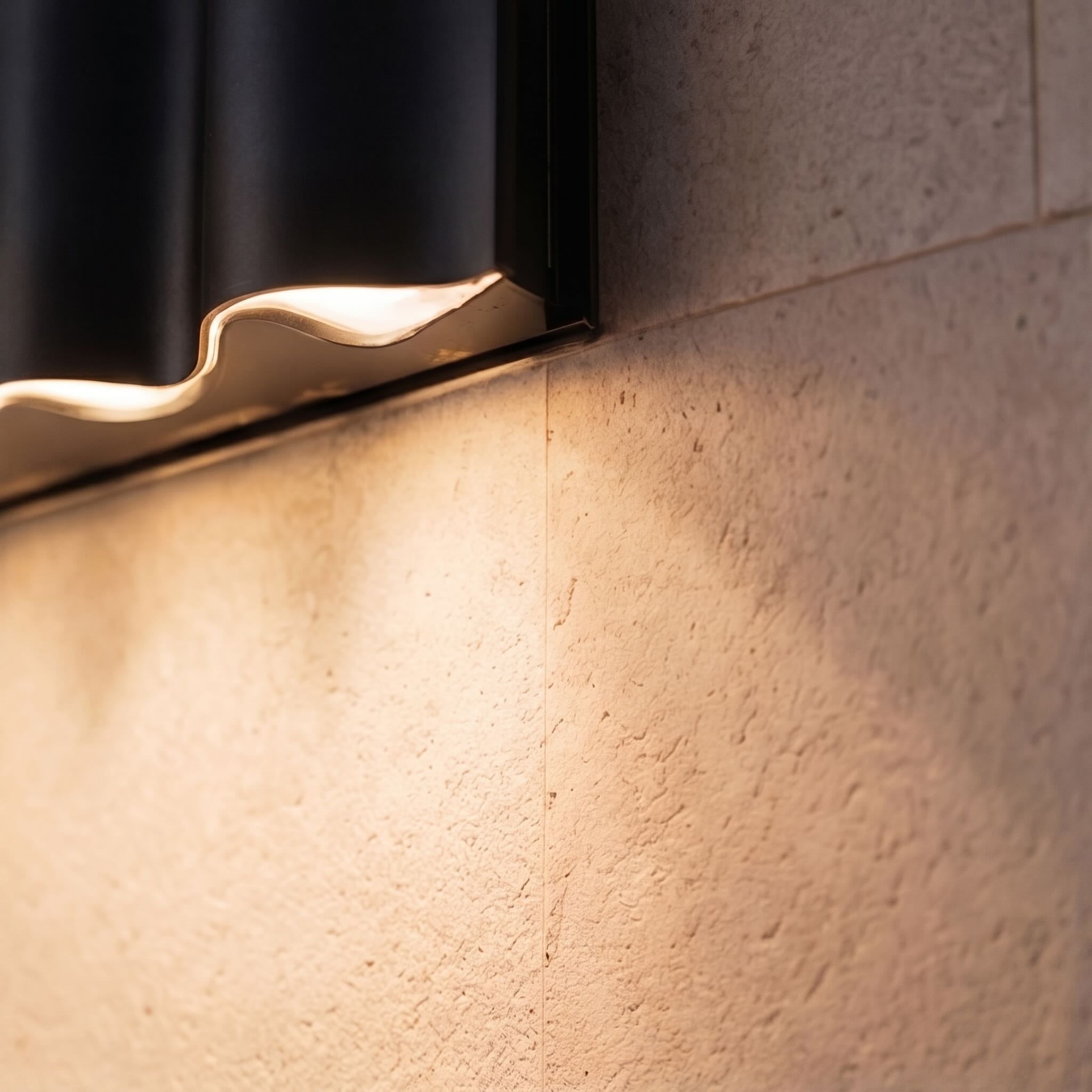 Modern Outdoor Wall Light Up Down Wall Mounted Die-Cast Aluminum LED Clear Glass IP65 Rated
