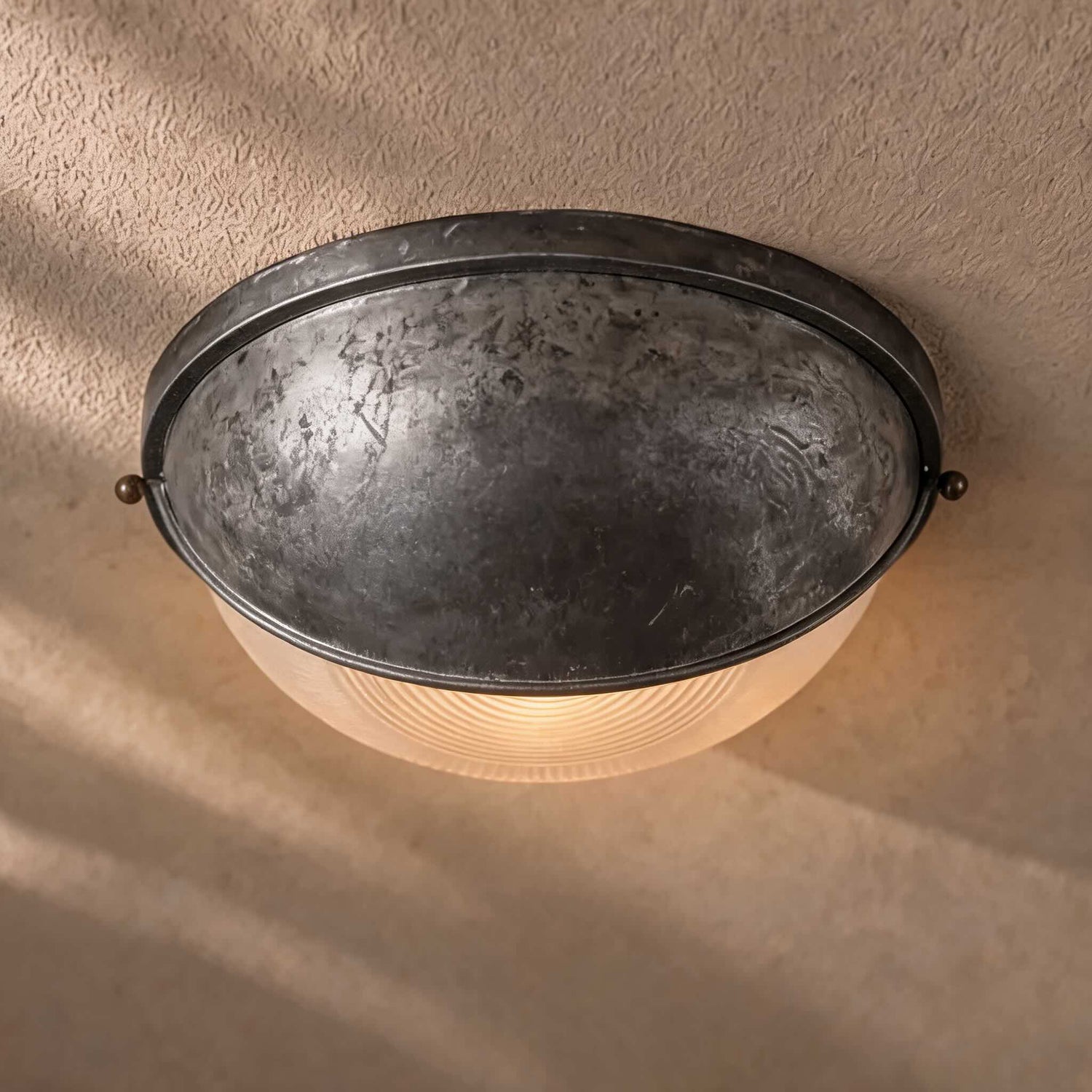 Industrial Outdoor Wall Lamp Weatherproof Metal Glass Shade LED Lighting Fixture